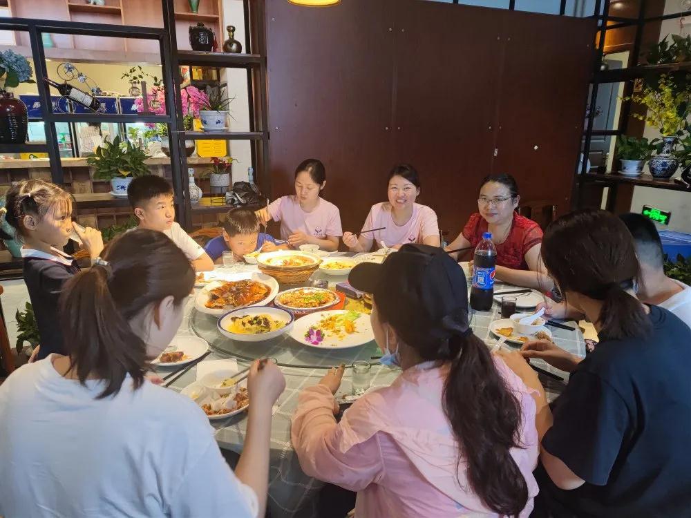 2021安徽萬業企業管理有限公司杭州團建旅行就餐